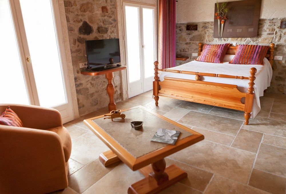 L' Escapade Hotel & Restaurant لو براديت المظهر الخارجي الصورة